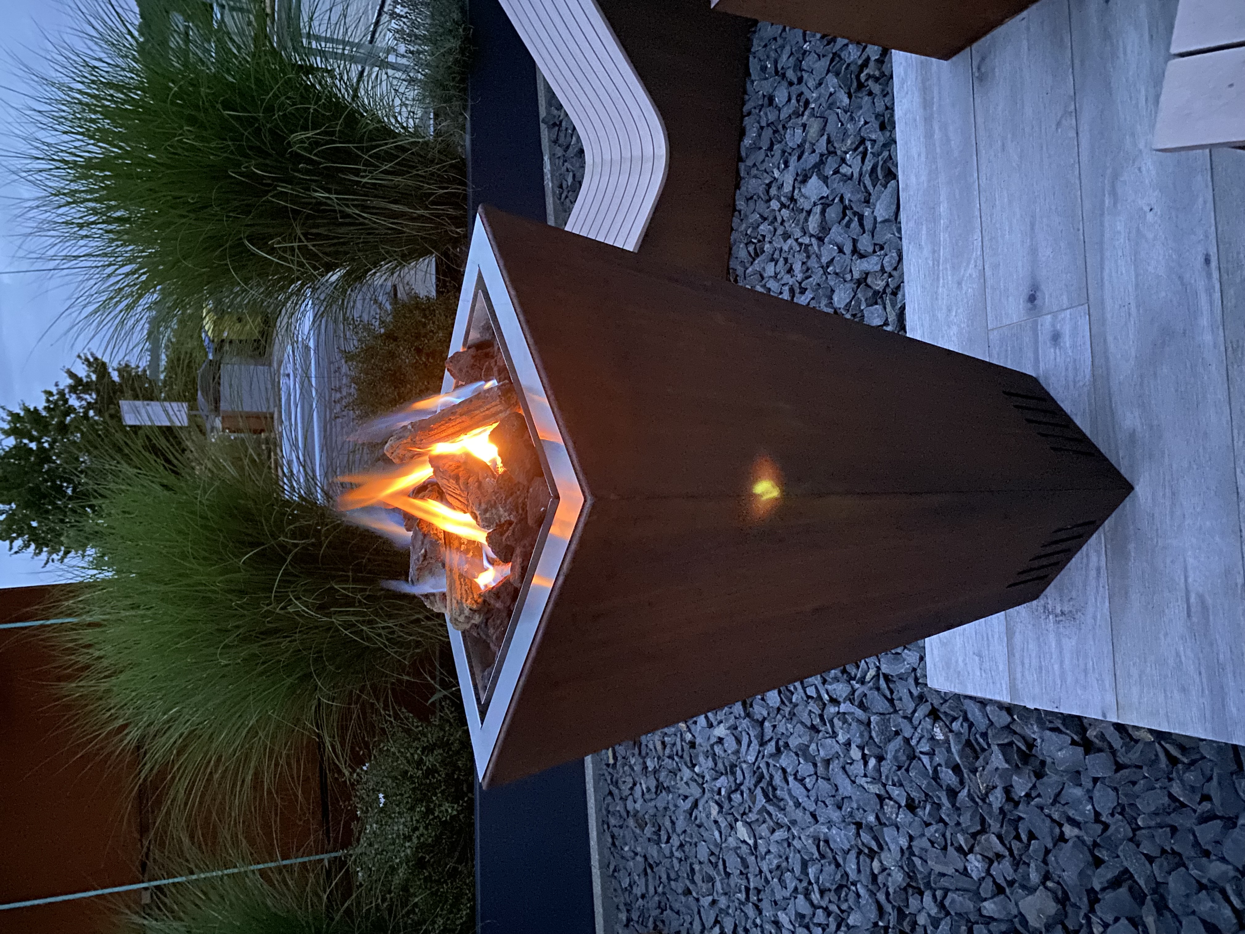 Fire element ARGOS conical with gas fire insert