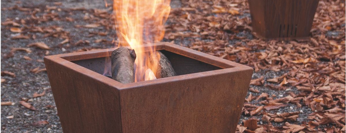 Feuerelement SPARTA für Holzfeuer, aus Cortenstahl