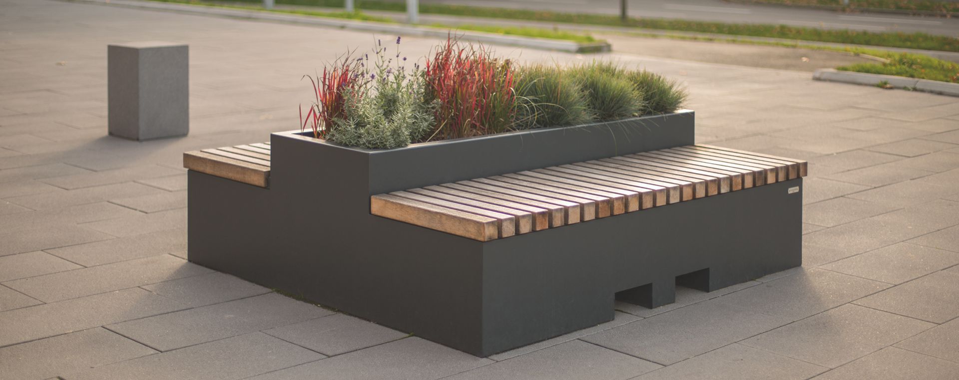 MetallPflanztröge mit Sitzbank bestellen Gartenmetall®